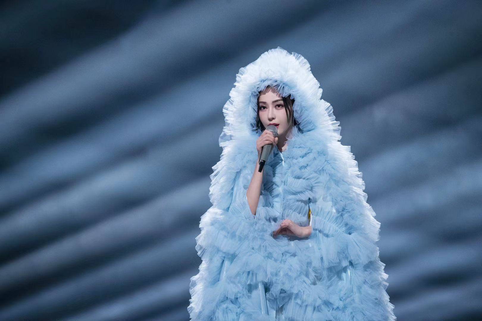 关于赛地聚焦——全明星赛加时末段热度飙升，广州队队长鼓劲，悬念犹存，球探报告显示潜力的信息