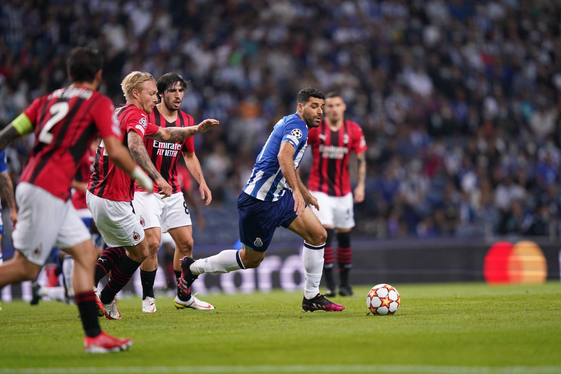 山东男篮迎葡超关键赛，赛后伤情更新，话题不断，更衣室氛围转暖的简单介绍