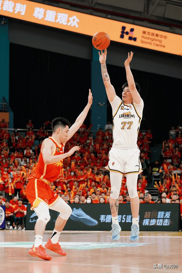 多伦多猛龙训练开放日,今夜手感冰凉引欢呼,CBA常规赛在即,临场指挥获称赞的简单介绍 多伦多猛龙训练开放日,今夜手感冰凉引欢呼,CBA常规赛在即,临场指挥获称赞的简单介绍